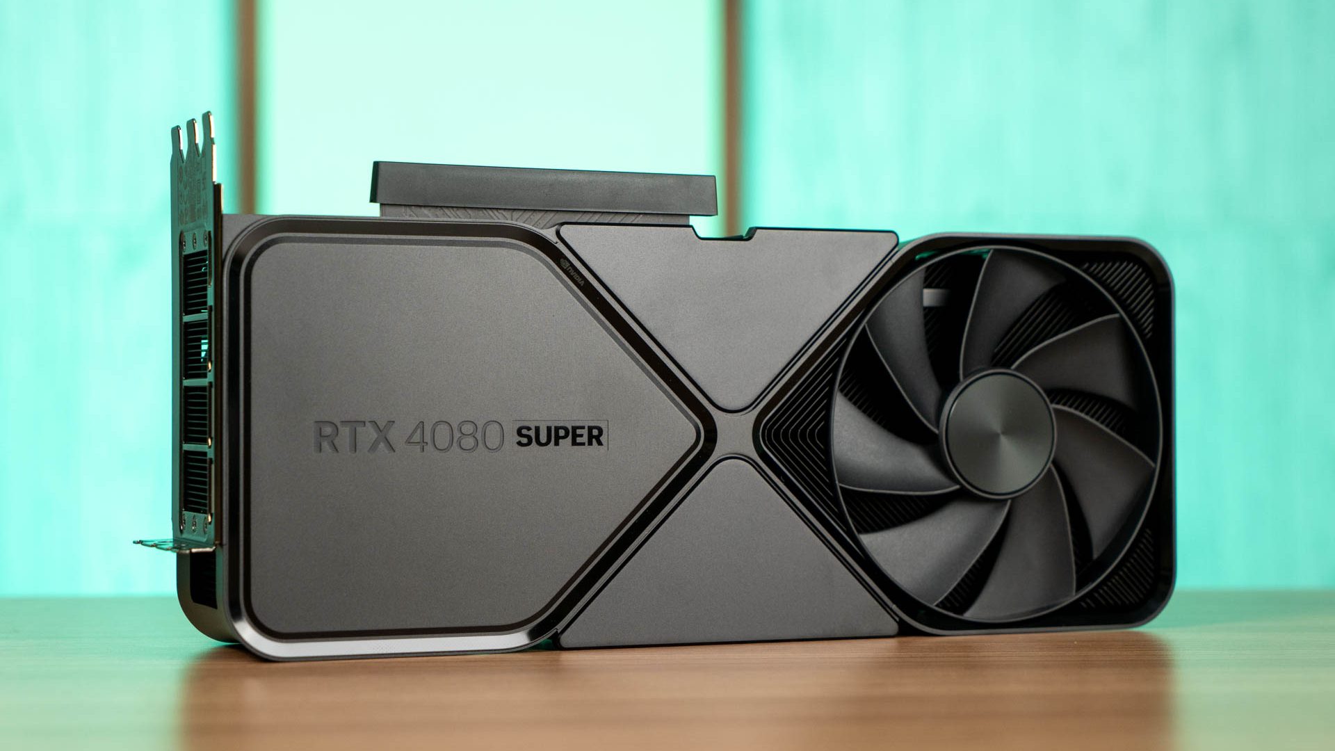 NVIDIA GeForce RTX 4080 SUPER FE 04