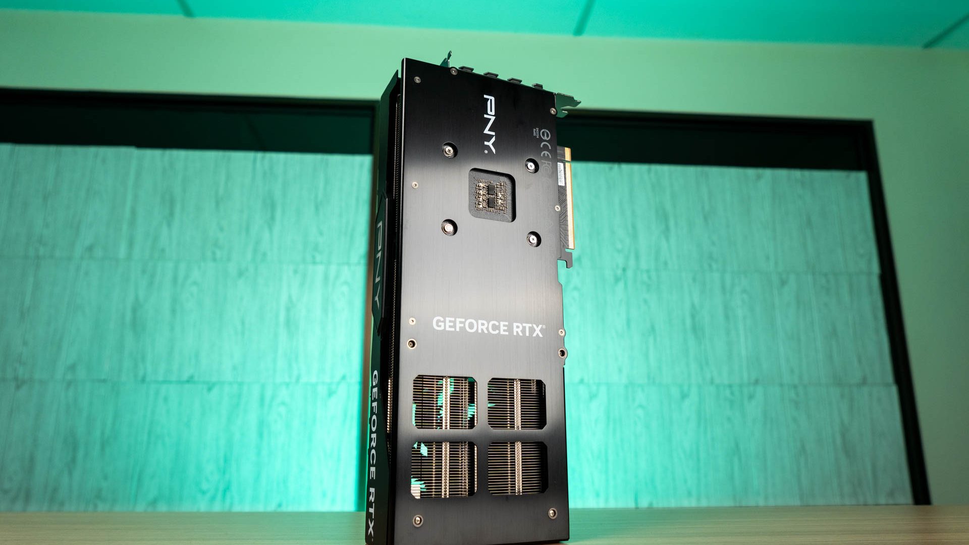 PNY GeForce RTX 4080 SUPER OC 05