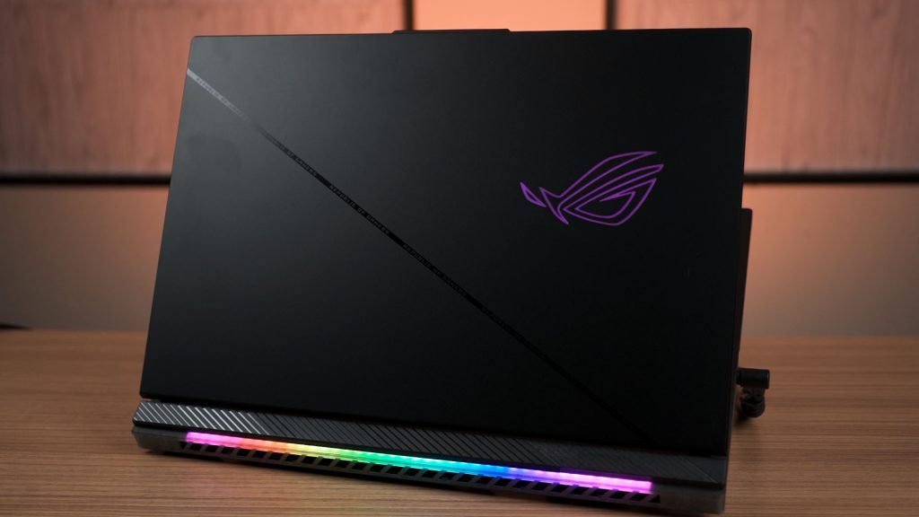 ROG Strix Scar 18 G834J review 30