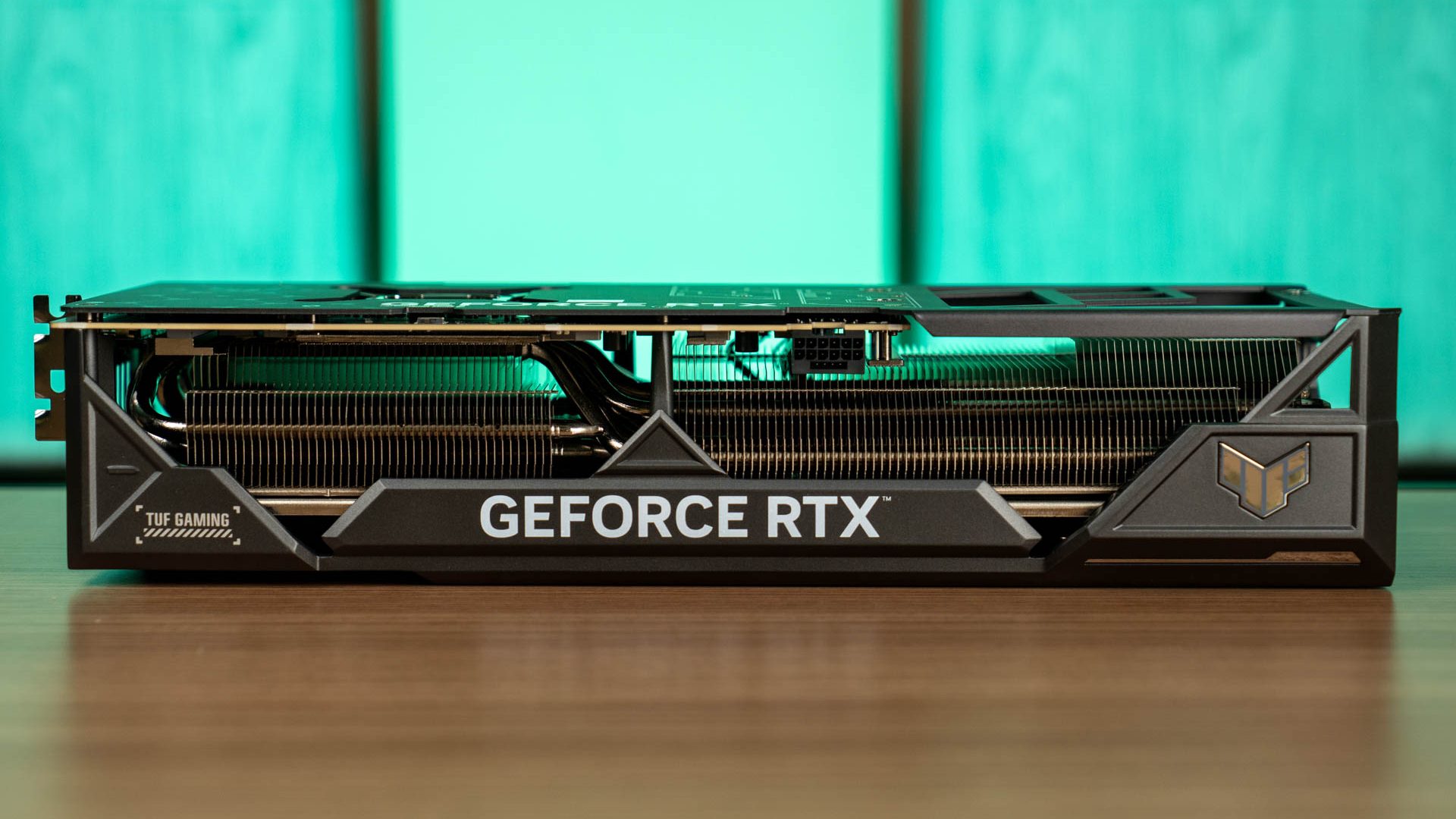 TUF Gaming GeForce RTX 4080 SUPER 08